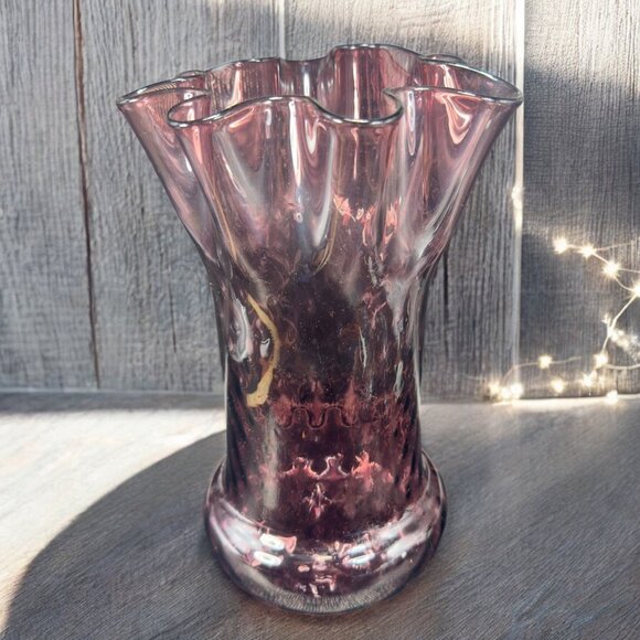 Mid Century Amythest Purple Glass Wavy Vase Fluted Wavy Swung Top Optic Vase VTG - Picture 1 of 11